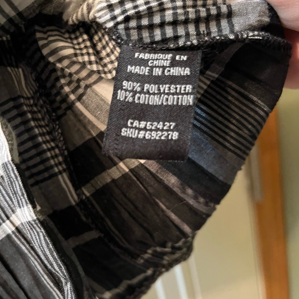 Black and White Plaid Button Down Shirt - Picture 4 of 5